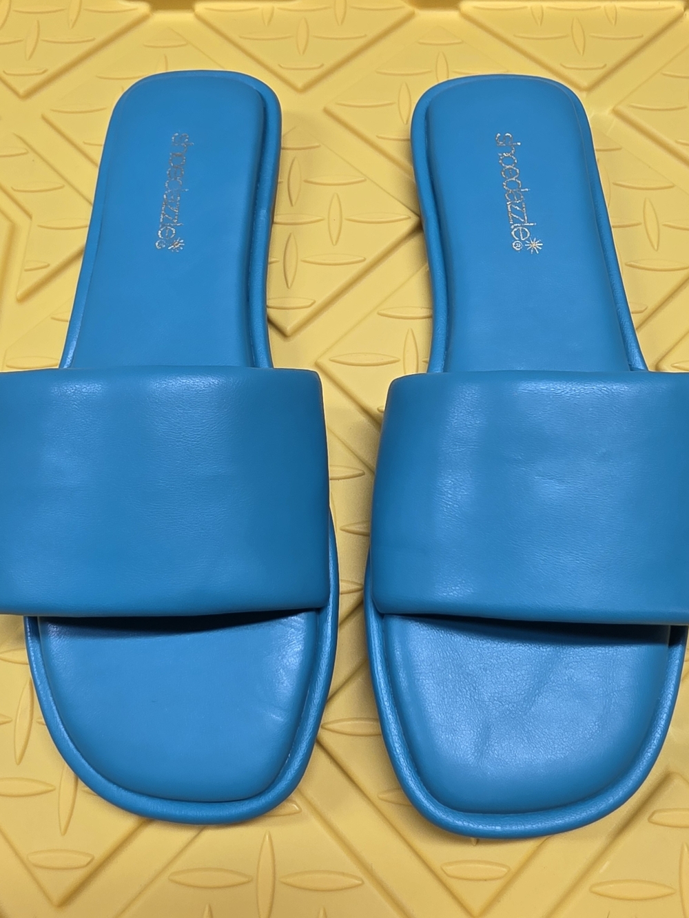 ShoeDazzle Halle Slide Sandals – Women's Size 8.5